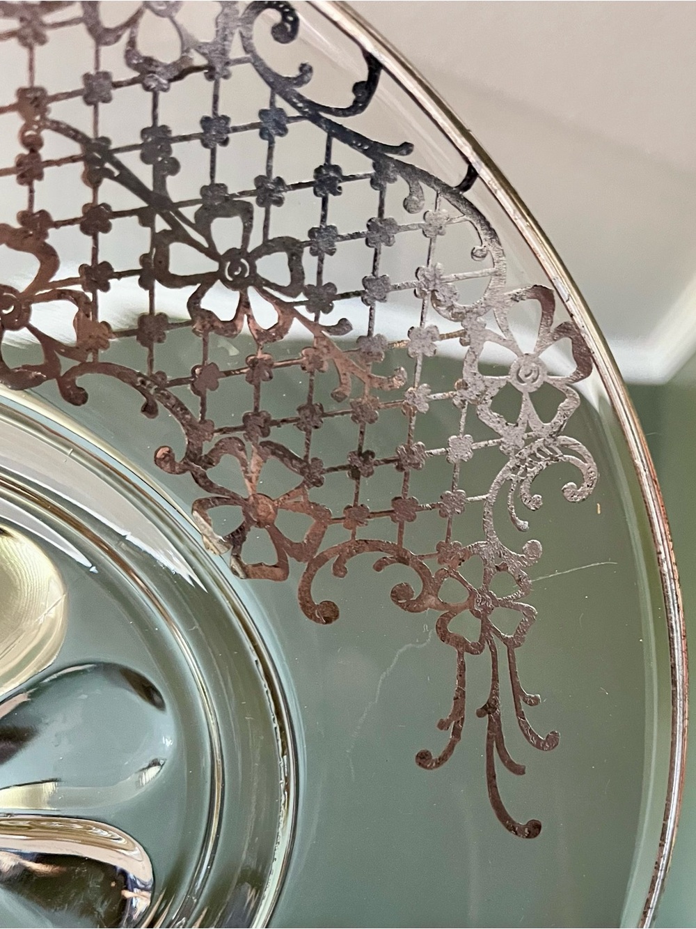 Vintage Clear Glass Swan Handle Serving Tray with Sterling Silver Floral Etching - Picture 5 of 6